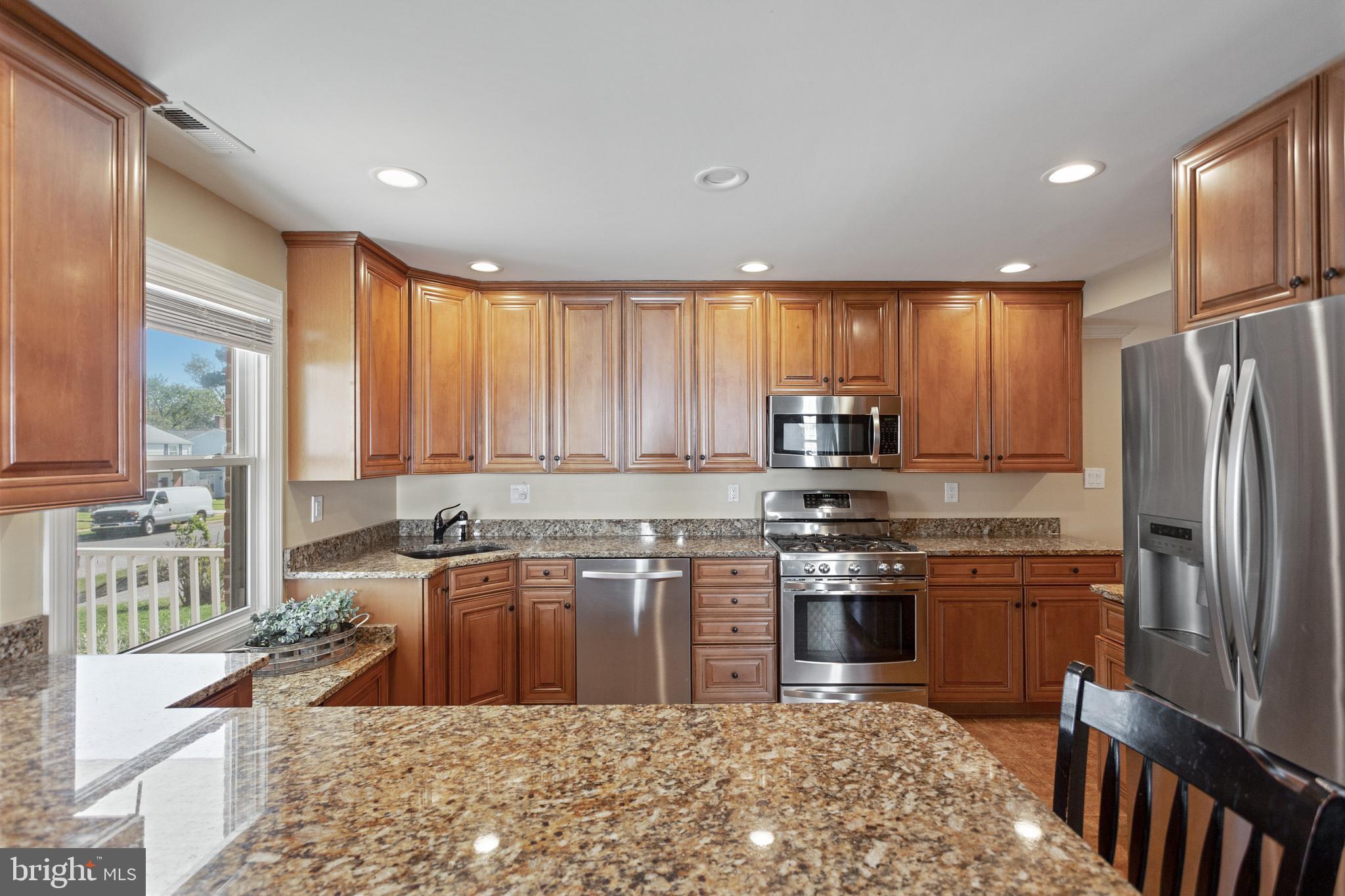 1207 Seven Oaks Road Halethorpe, MD 21227 - Photo 5 of 42