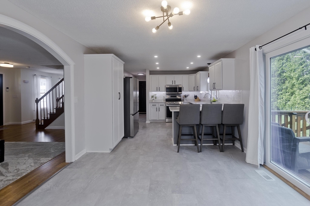 9 Post Road Chicopee, MA 01020 - Photo 11 of 42