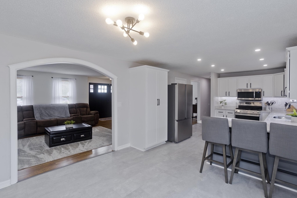 9 Post Road Chicopee, MA 01020 - Photo 14 of 42