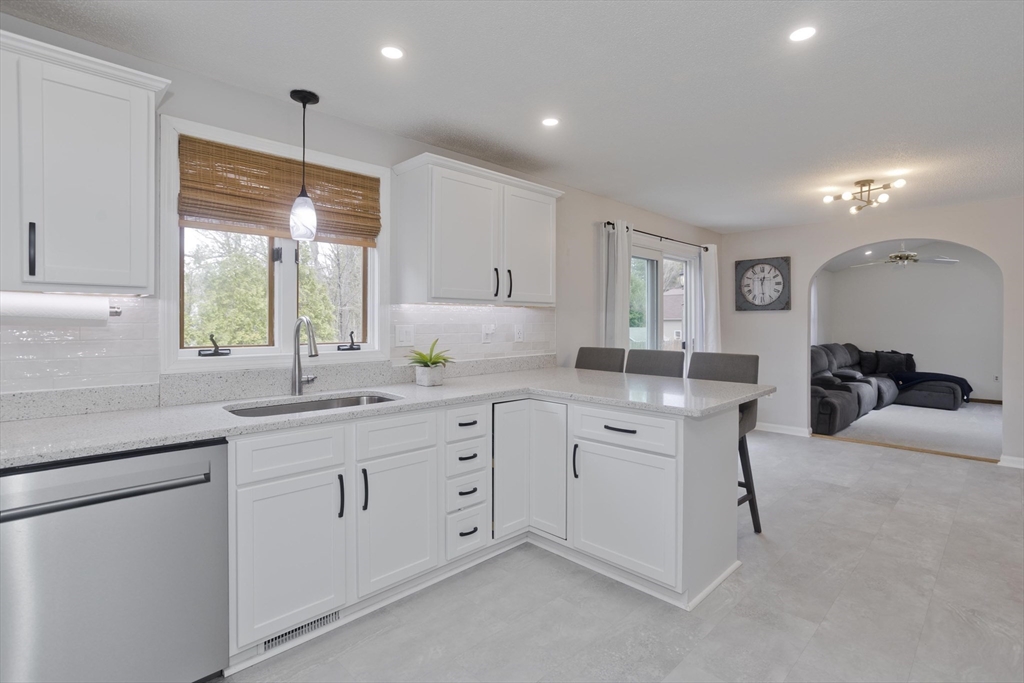 9 Post Road Chicopee, MA 01020 - Photo 19 of 42