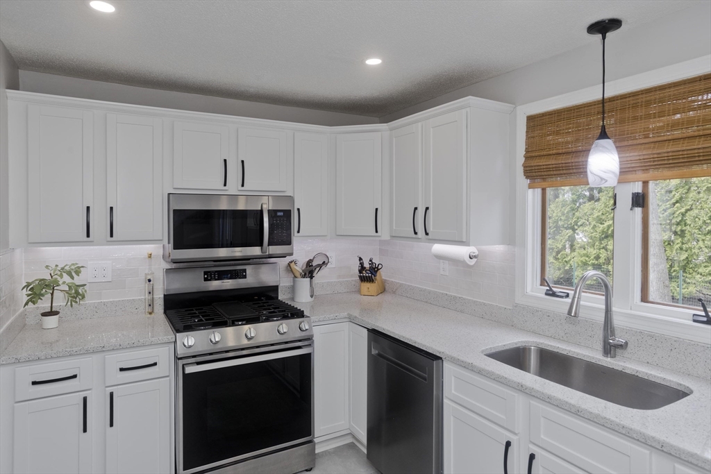 9 Post Road Chicopee, MA 01020 - Photo 21 of 42
