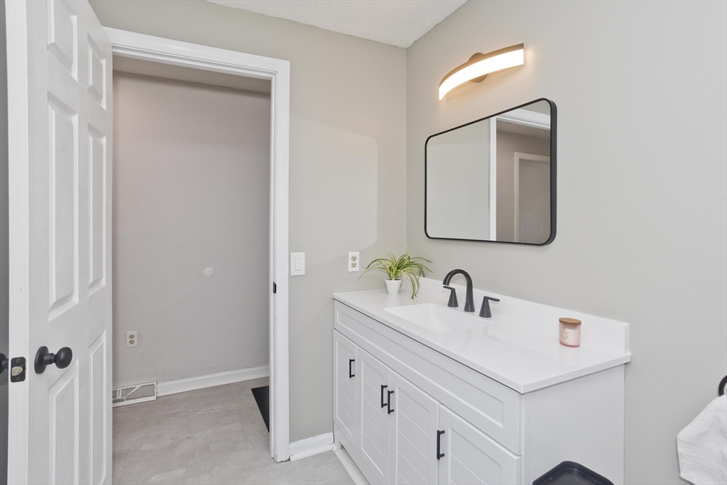 9 Post Road Chicopee, MA 01020 - Photo 26 of 42