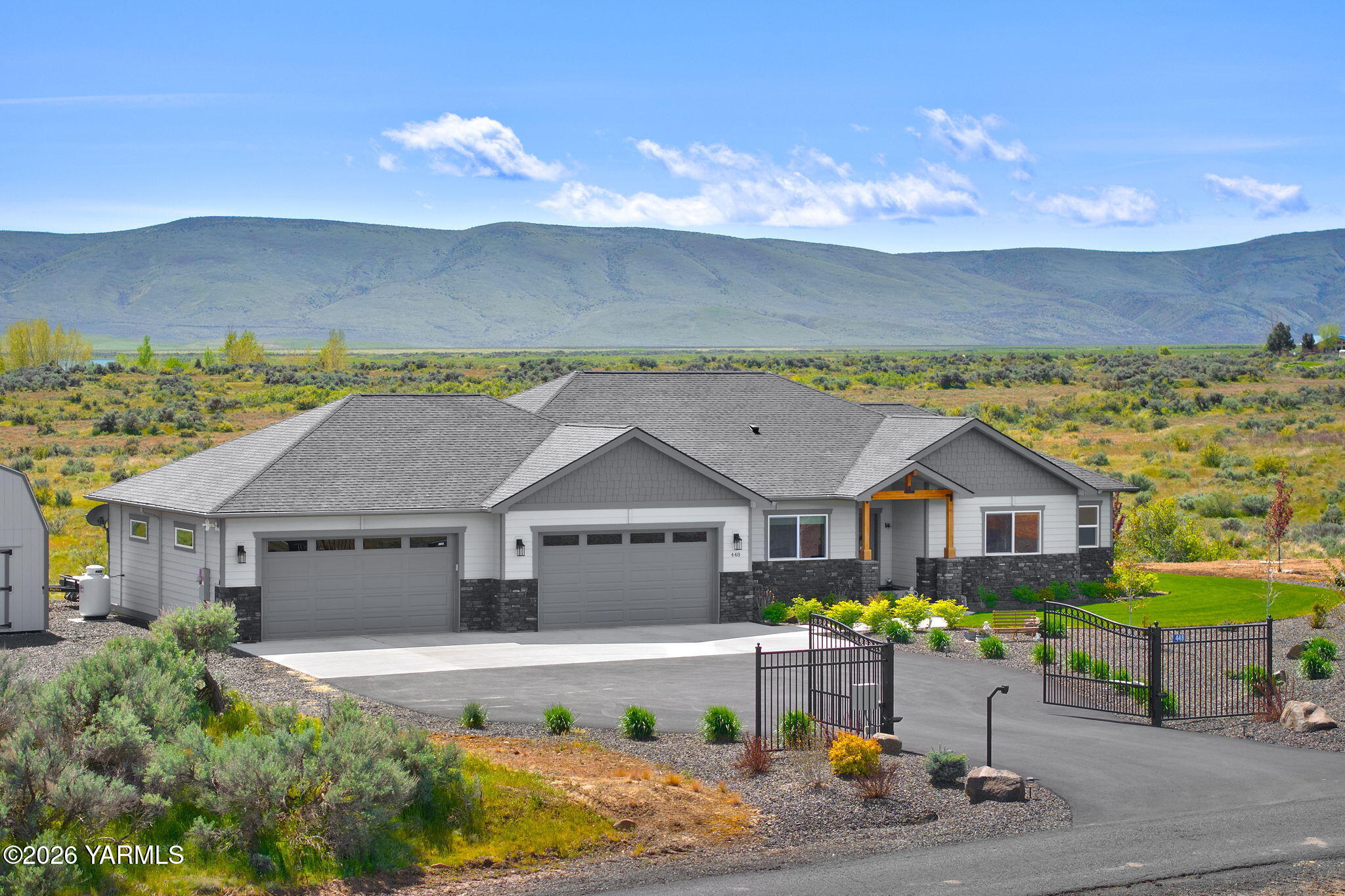 448 Red Tail Road Yakima, WA 98908 - Photo 1 of 32 exterior