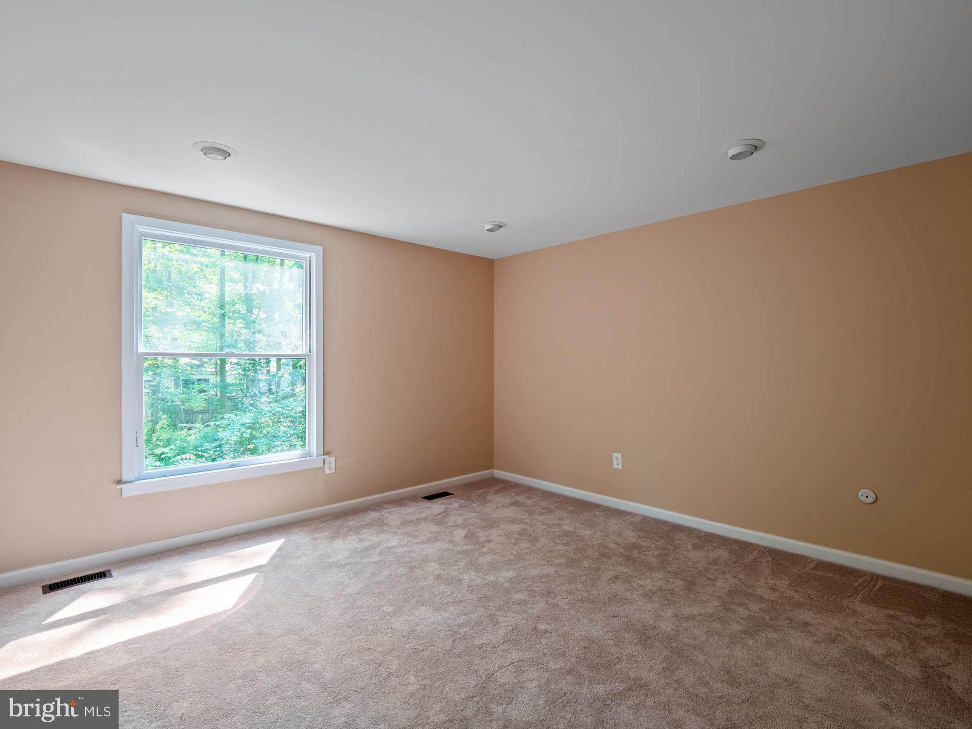 2268 Cocquina Drive Reston, VA 20191 - Photo 15 of 45 Master bed
