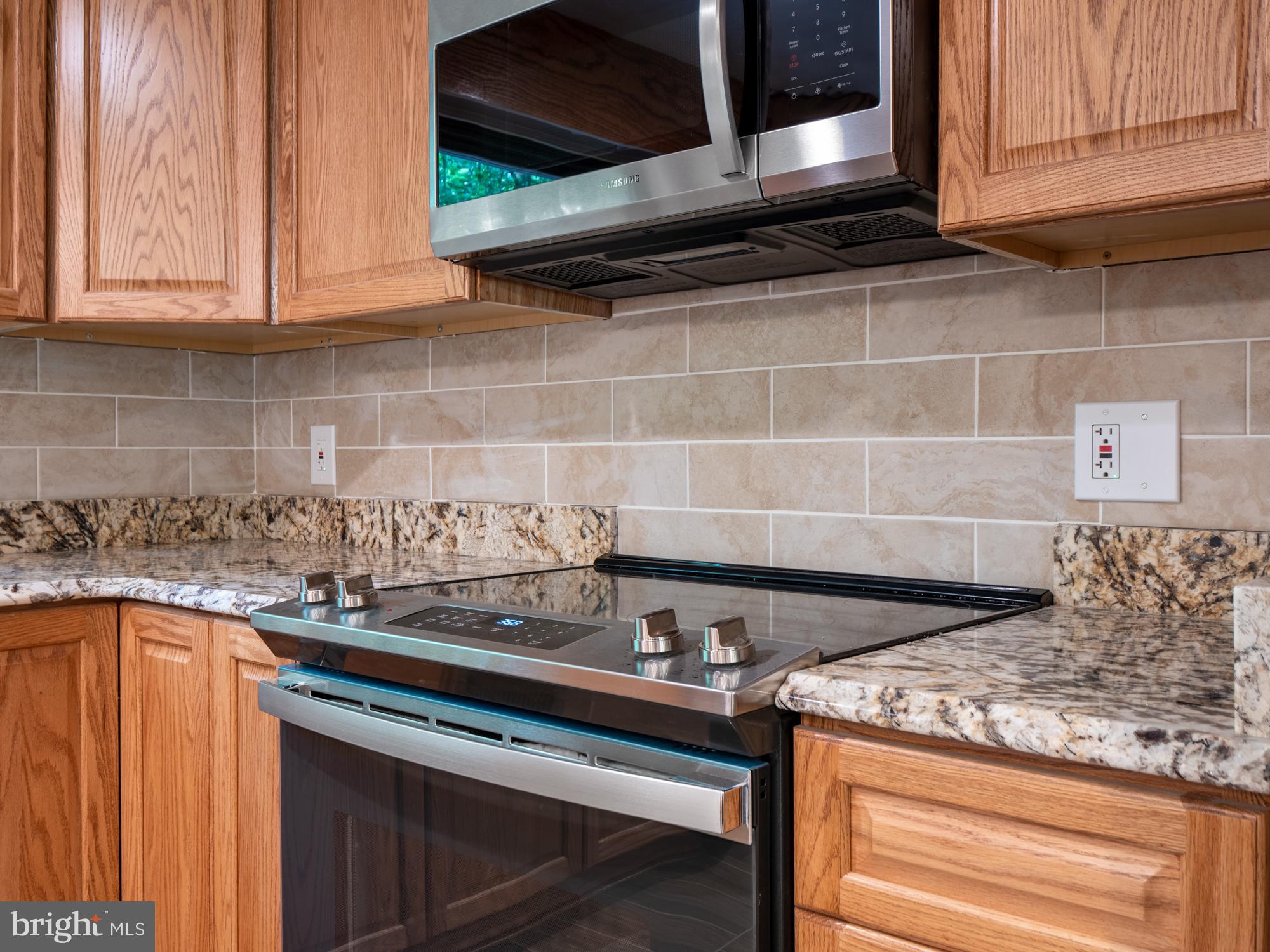 2268 Cocquina Drive Reston, VA 20191 - Photo 3 of 45 Gallery Image 3