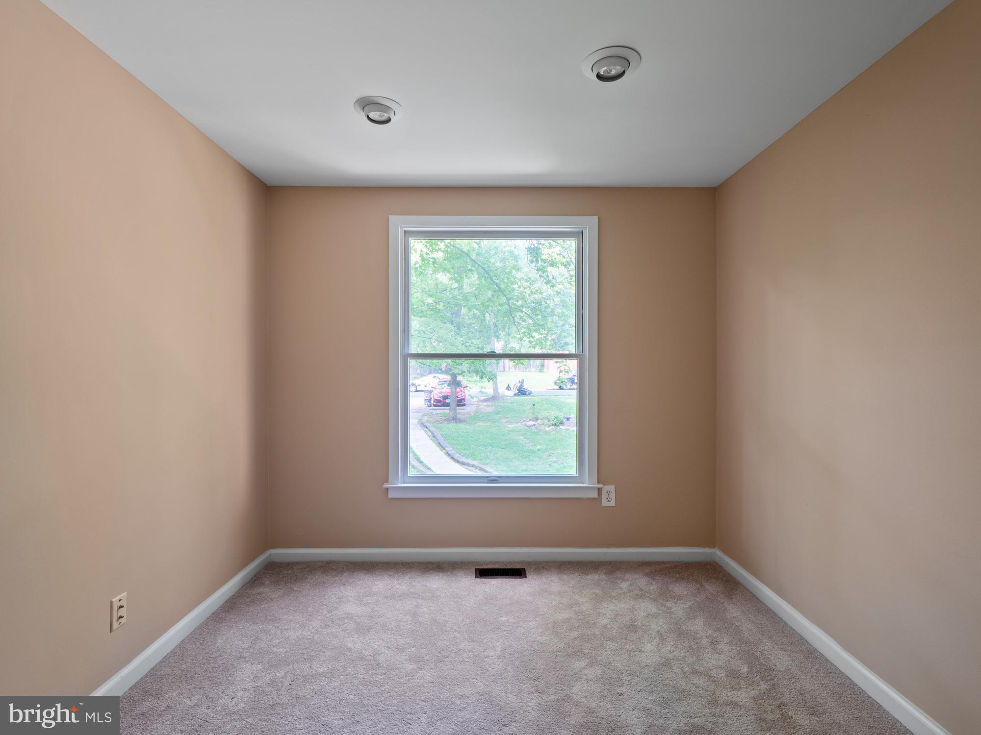2268 Cocquina Drive Reston, VA 20191 - Photo 21 of 45 2nd Bed