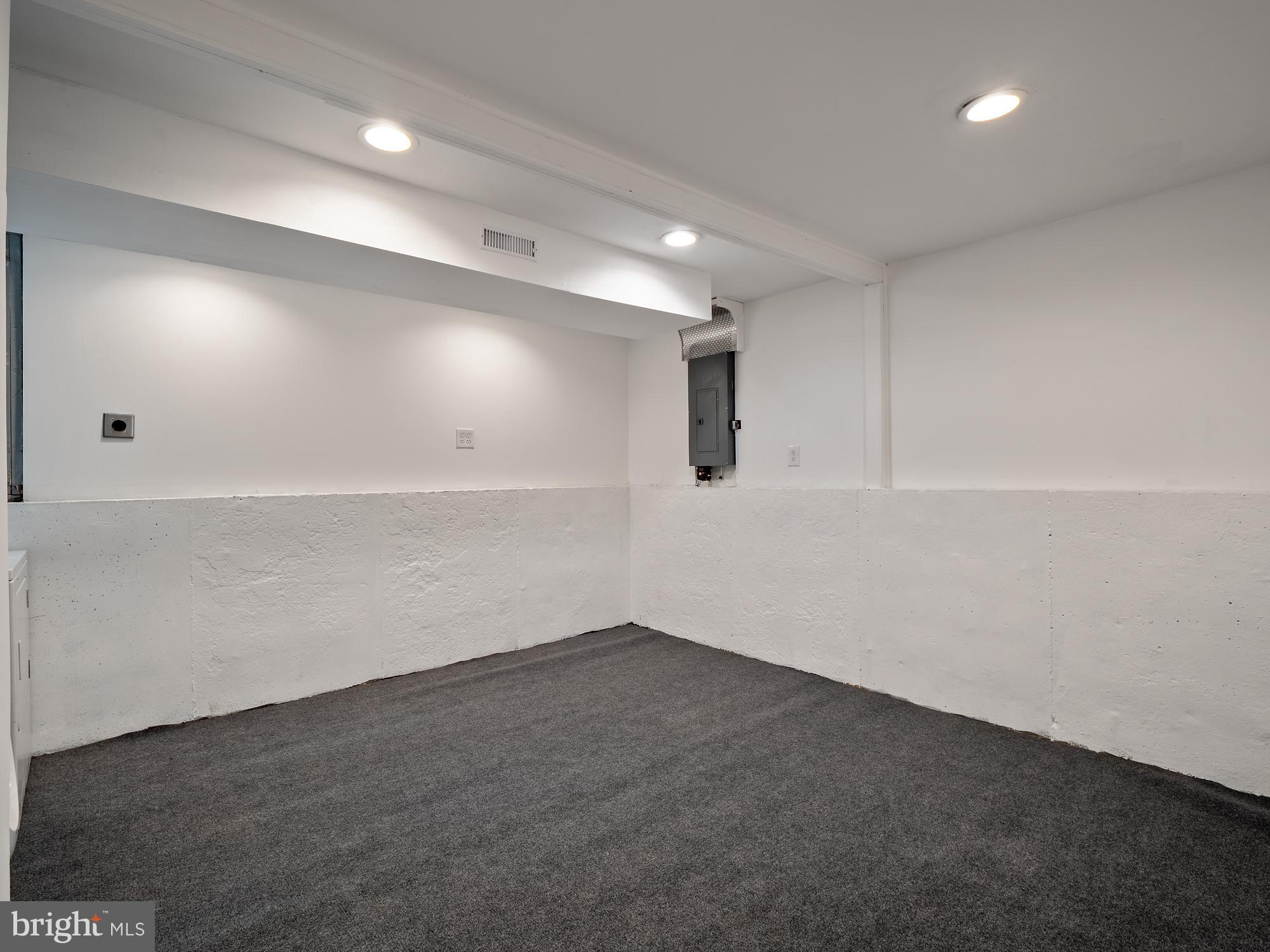 2268 Cocquina Drive Reston, VA 20191 - Photo 35 of 45 Laundry Room