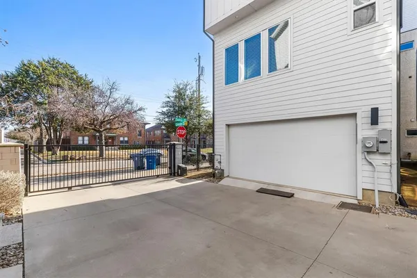 a view of a house with a outdoor space