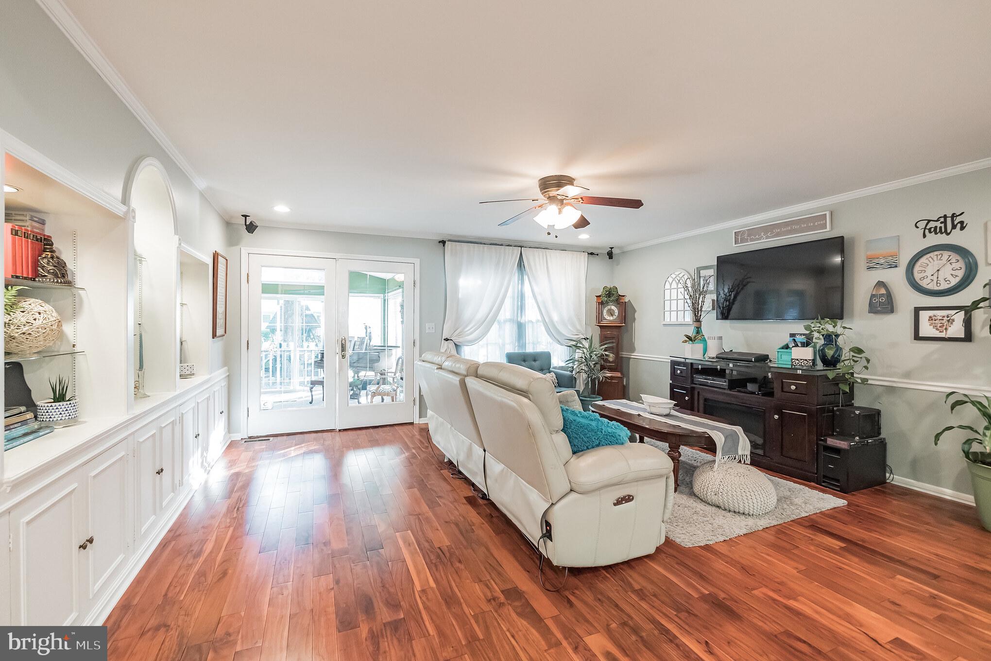 225 Rolling Road Gaithersburg, MD 20877 - Photo 24 of 59 Family Room - home is now vacant