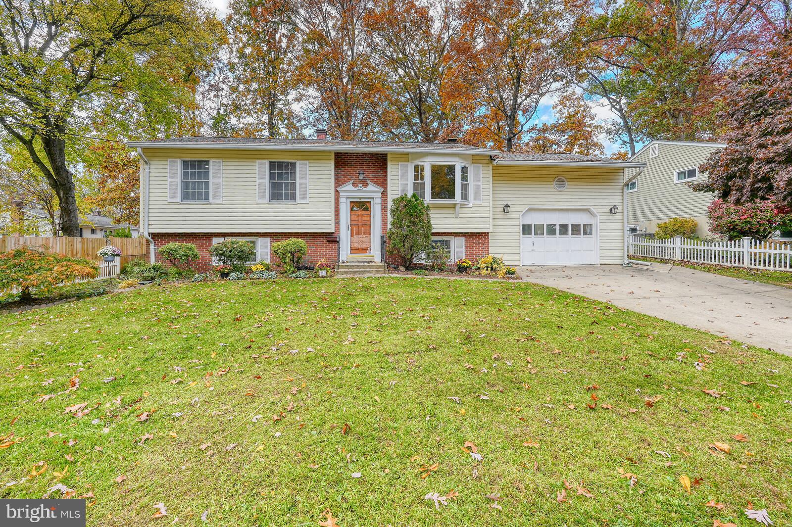 225 Rolling Road Gaithersburg, MD 20877 - Photo 3 of 59 Welcome to 225 Rolling Rd