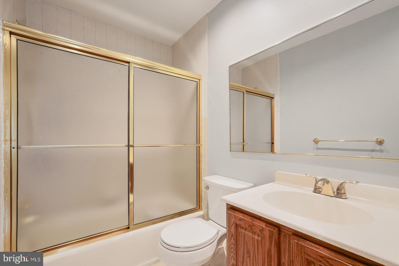 225 Rolling Road Gaithersburg, MD 20877 - Photo 38 of 59 Hall Bath