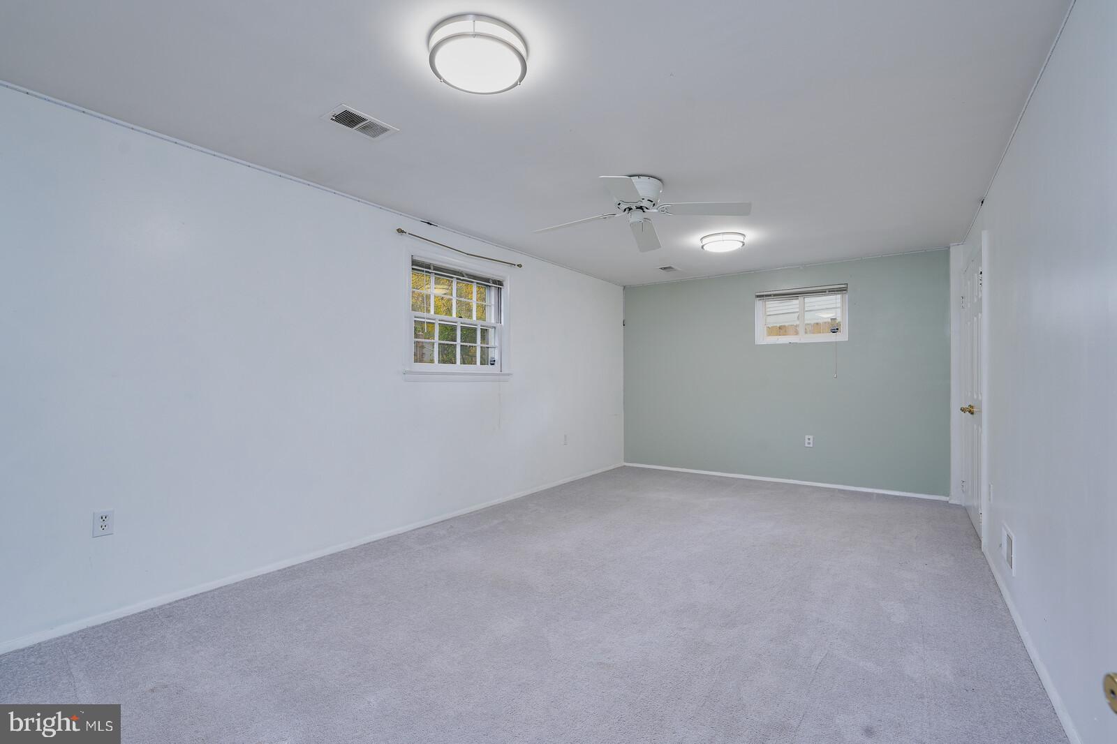 225 Rolling Road Gaithersburg, MD 20877 - Photo 41 of 59 Bedroom 3 - home is now vacant
