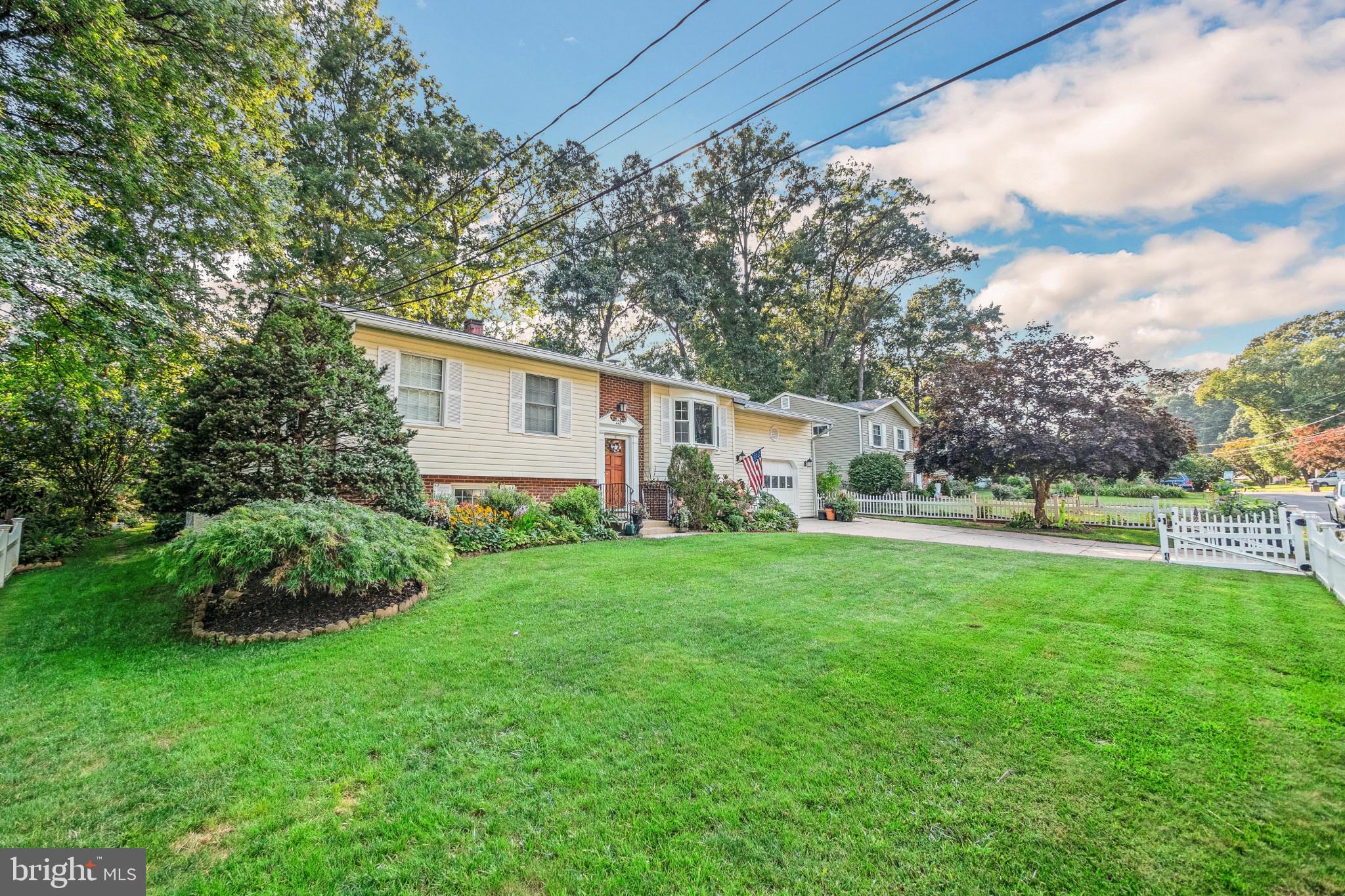 225 Rolling Road Gaithersburg, MD 20877 - Photo 58 of 59 Exterior from Spring time