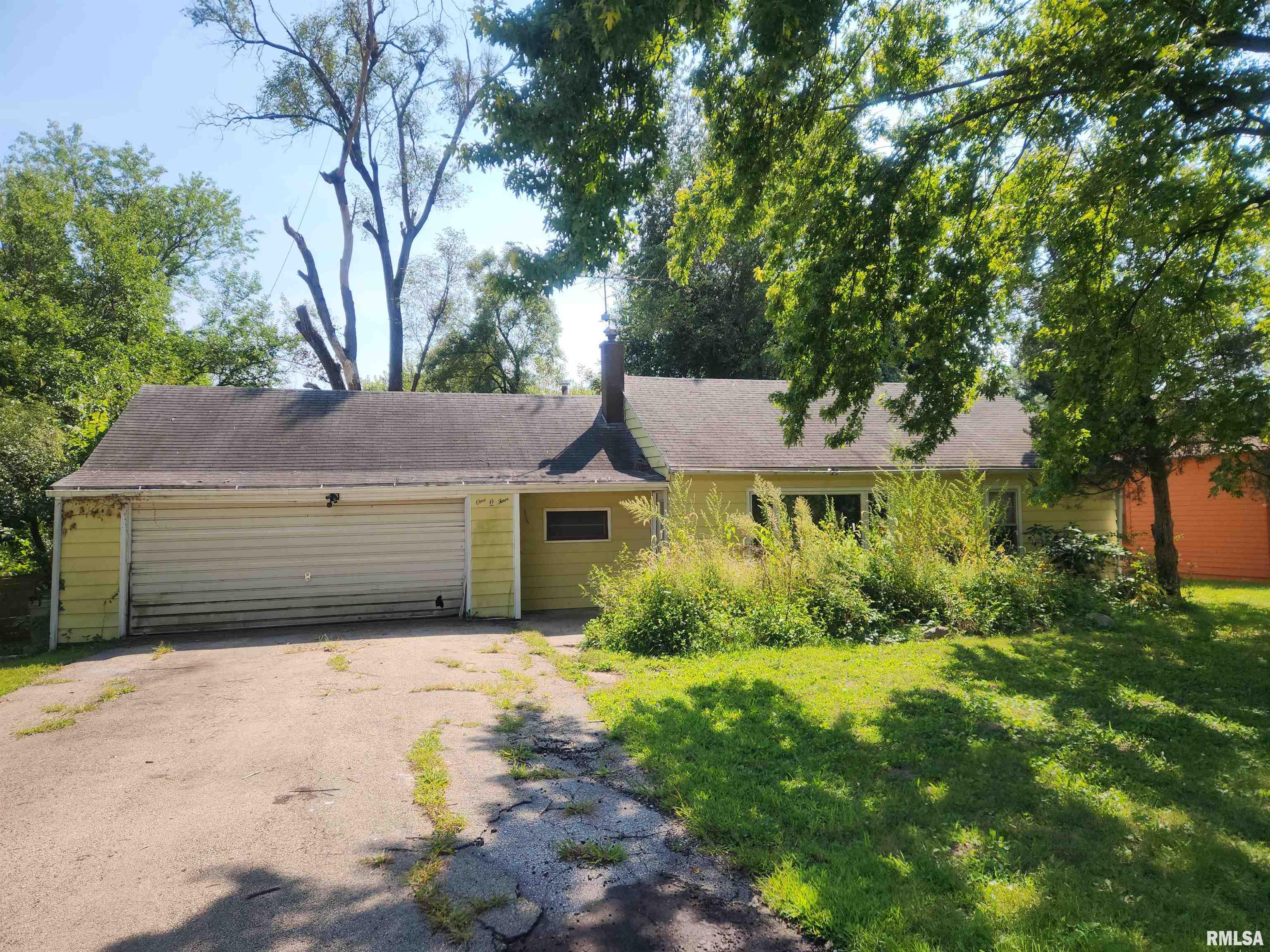 104 10th Avenue Colona, IL 61241 - Photo 1 of 13