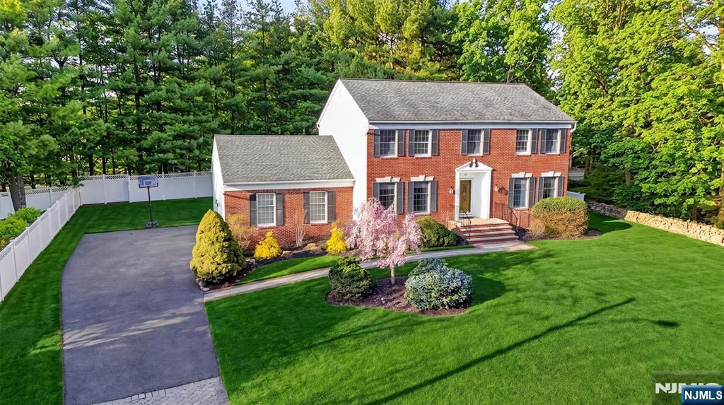 18 Stonewall Court Mahwah, NJ 07430 - Photo 2 of 50
