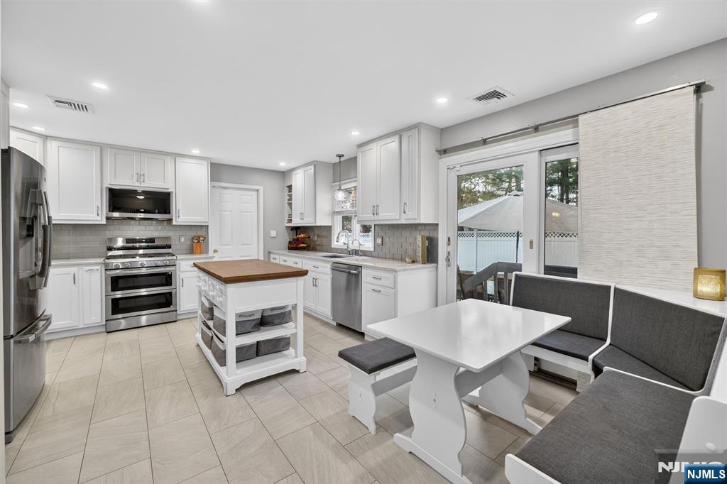 18 Stonewall Court Mahwah, NJ 07430 - Photo 22 of 50