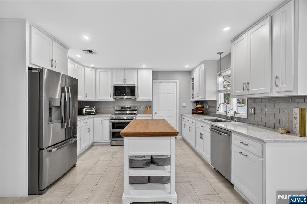 18 Stonewall Court Mahwah, NJ 07430 - Photo 23 of 50