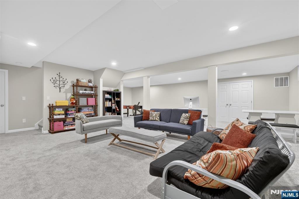 18 Stonewall Court Mahwah, NJ 07430 - Photo 43 of 50