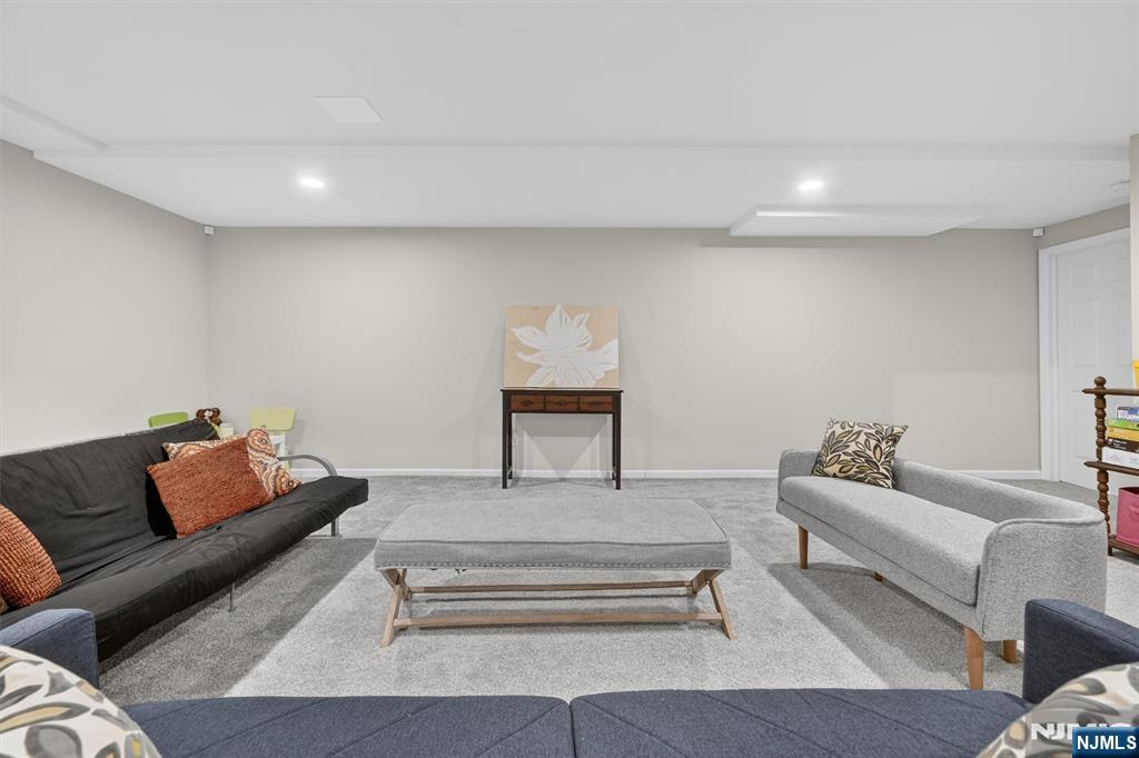 18 Stonewall Court Mahwah, NJ 07430 - Photo 44 of 50