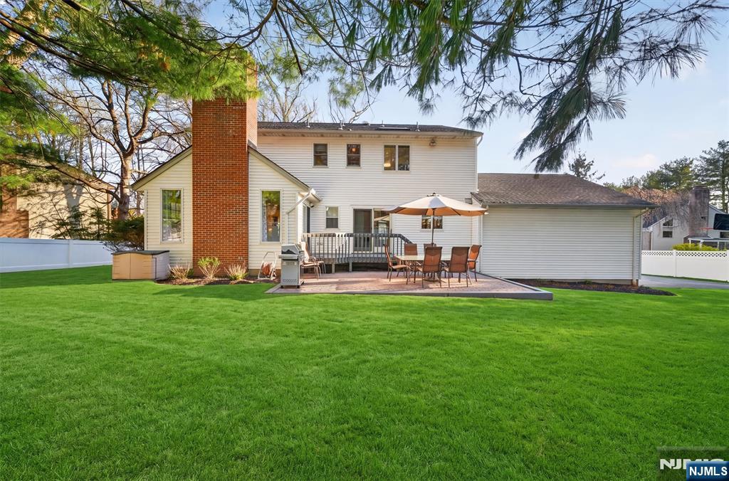 18 Stonewall Court Mahwah, NJ 07430 - Photo 6 of 50