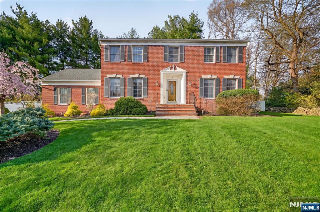 18 Stonewall Court Mahwah, NJ 07430 - Photo 8 of 50