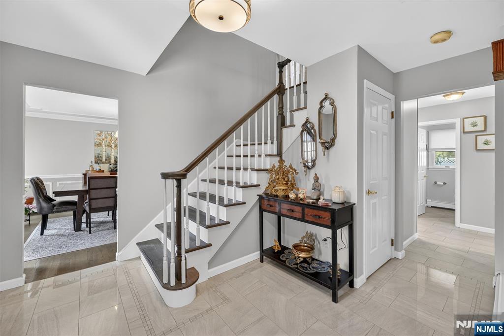 18 Stonewall Court Mahwah, NJ 07430 - Photo 9 of 50