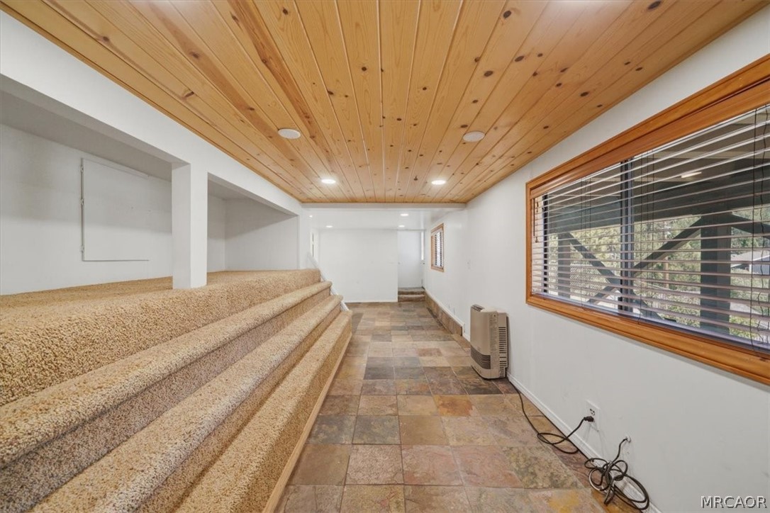 718 Bluejay Road Big Bear Lake, CA 92315 - Photo 16 of 23