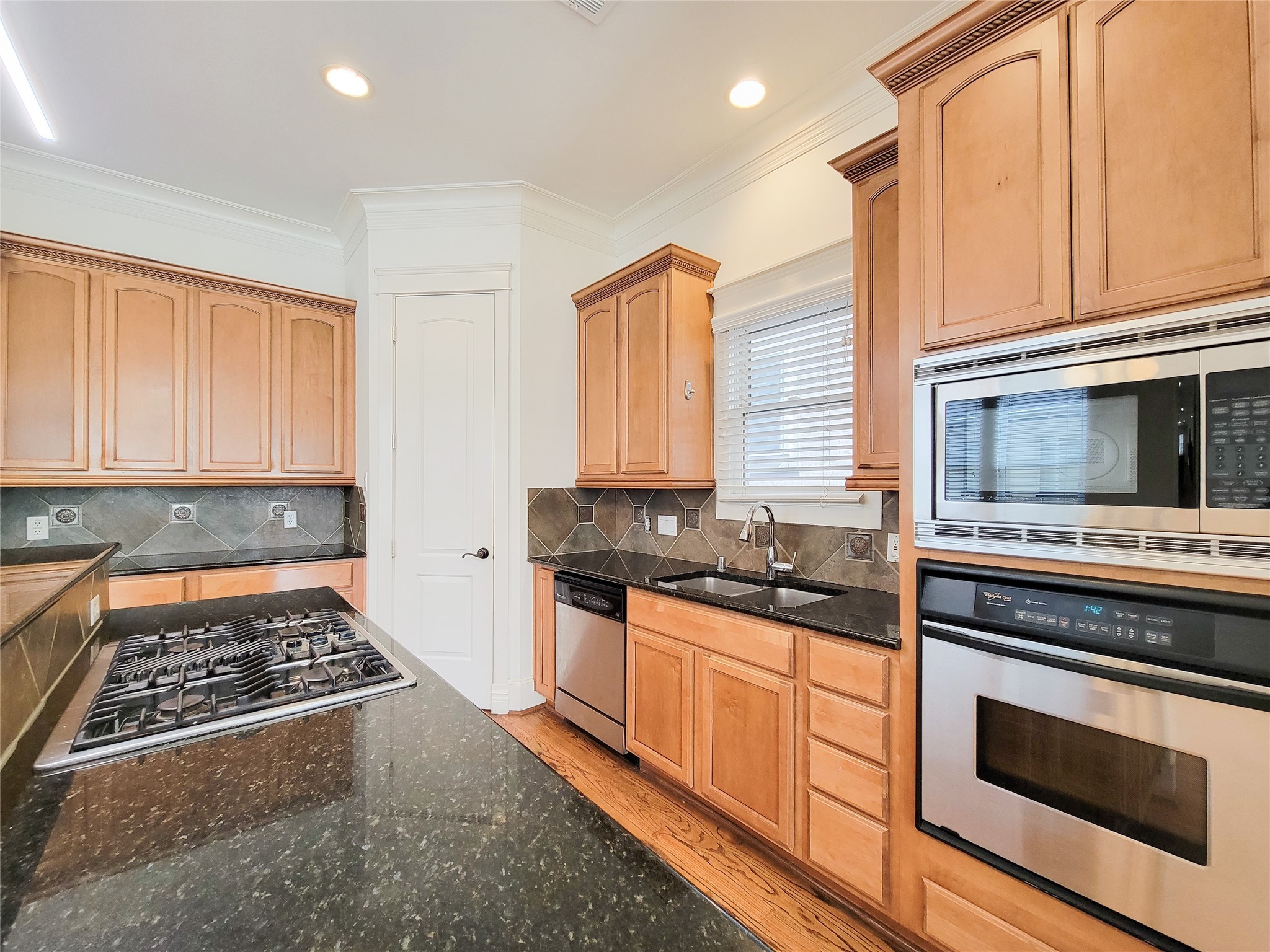 704 East 9th Street Houston, TX 77007 - Photo 13 of 43