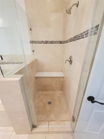 $4,000 | 704 East 9th Street, Houston, TX 77007