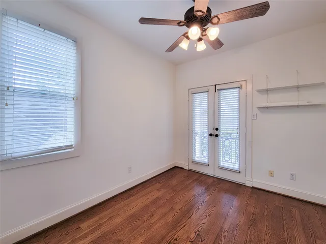 $4,000 | 704 East 9th Street, Houston, TX 77007