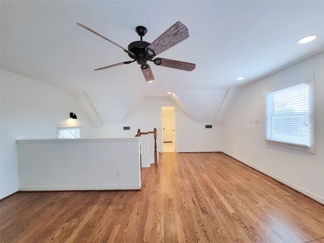 $4,000 | 704 East 9th Street, Houston, TX 77007