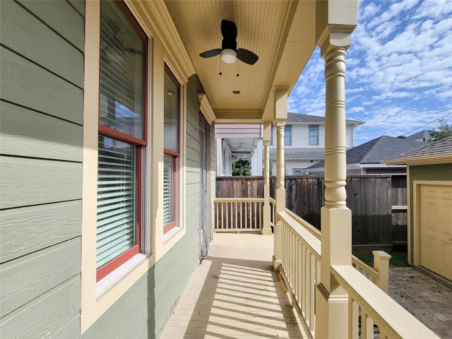 $4,000 | 704 East 9th Street, Houston, TX 77007