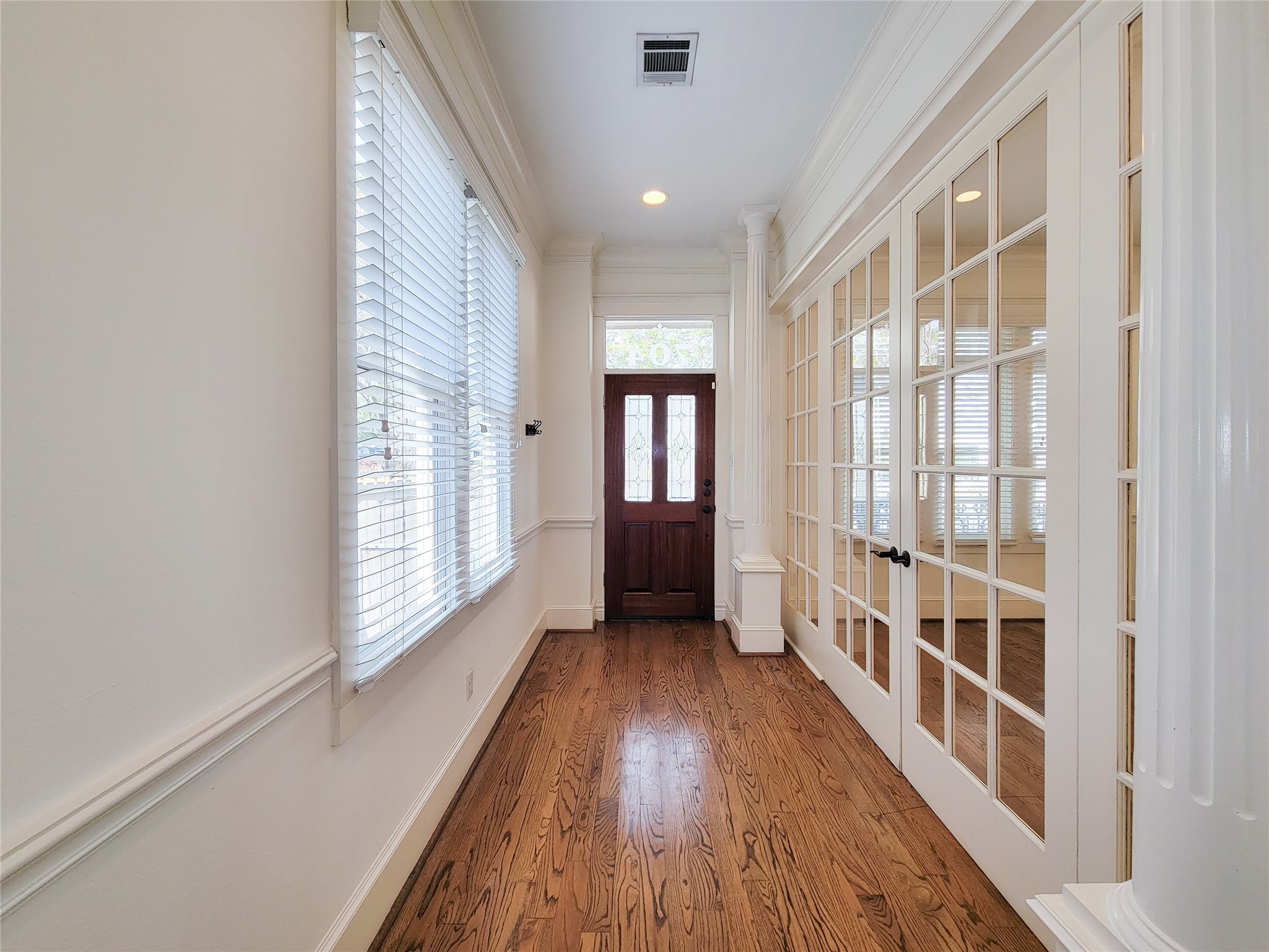 704 East 9th Street Houston, TX 77007 - Photo 4 of 43