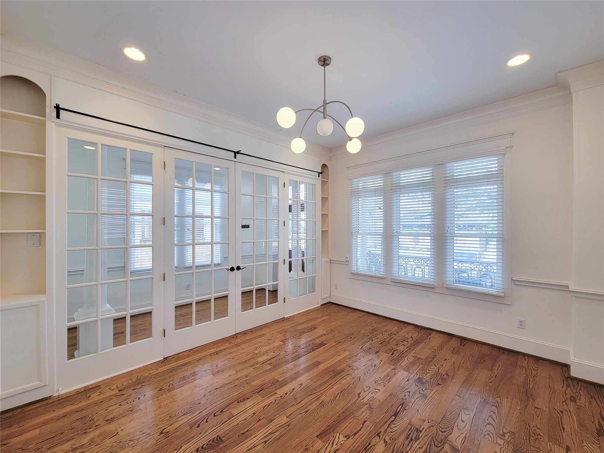 704 East 9th Street Houston, TX 77007 - Photo 6 of 43