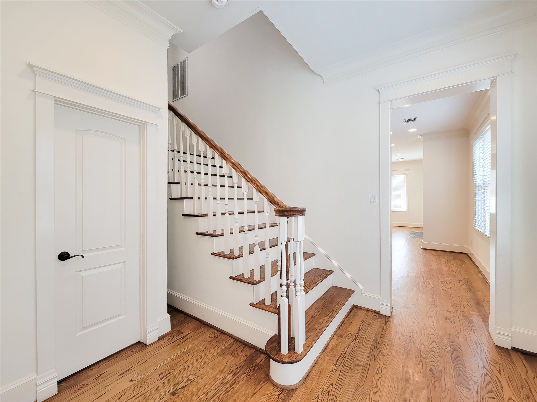 704 East 9th Street Houston, TX 77007 - Photo 7 of 43