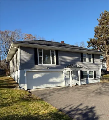 $3,200 | 196 Bulgarmarsh Road, Tiverton, RI 02878