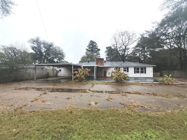 $190,000 | 206 Summit Drive, Gilmer, TX 75644