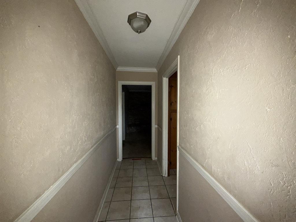 206 Summit Drive Gilmer, TX 75644 - Photo 8 of 23 a view of hallway