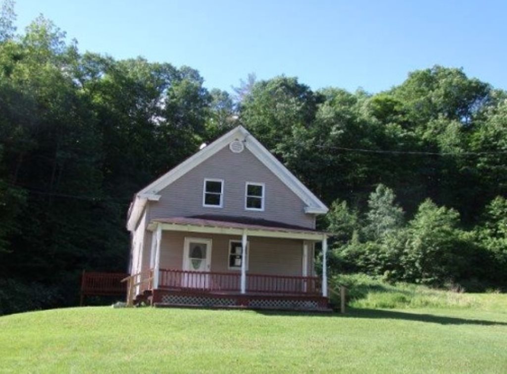31 Eden Avenue Proctor, VT 05765 - Photo 1 of 11 Gallery Image 1
