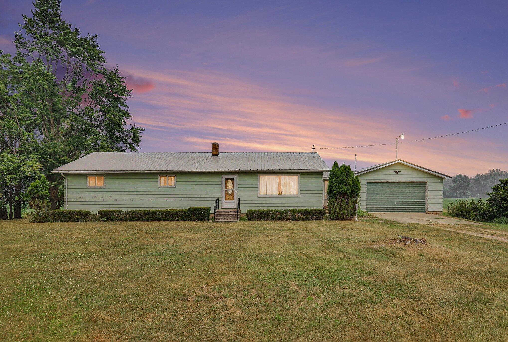 524 Hubbell Road Ionia, MI 48846 - Photo 2 of 30 002_file_9496