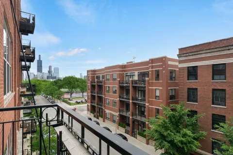 $425,000 | 1500 West Monroe Street, Unit 413, Chicago, IL 60607