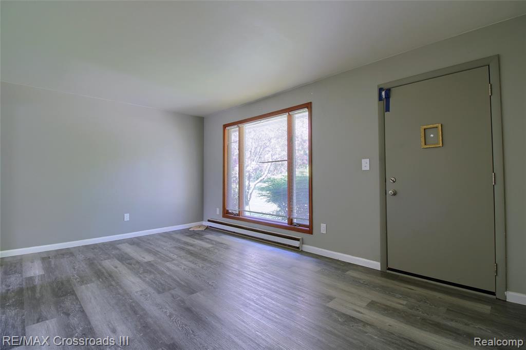 41509 Riggs Road Belleville, MI 48111 - Photo 7 of 26