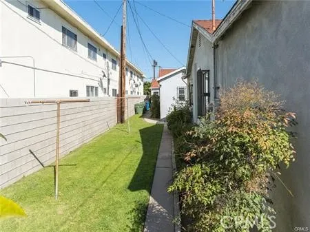 a view of a back yard of the house