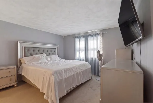 $550,000 | 112 Lowell Street, Unit 11, Peabody, MA 01960
