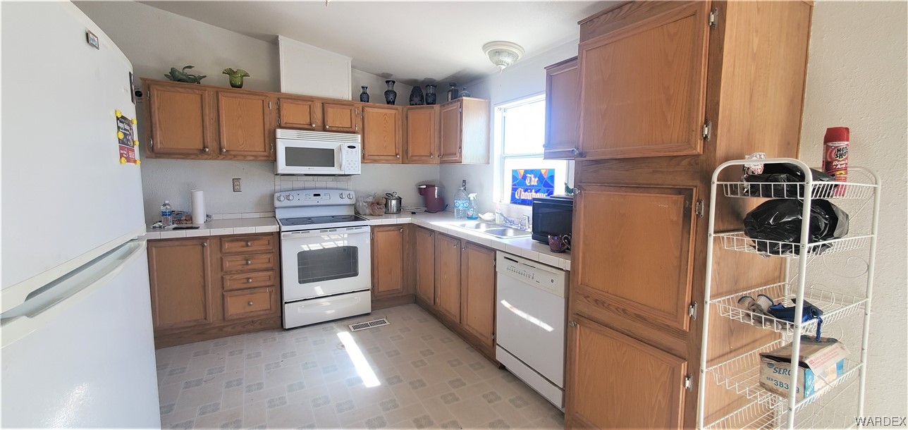 5809 Elfrida Road Golden Valley, AZ 86413 - Photo 18 of 64