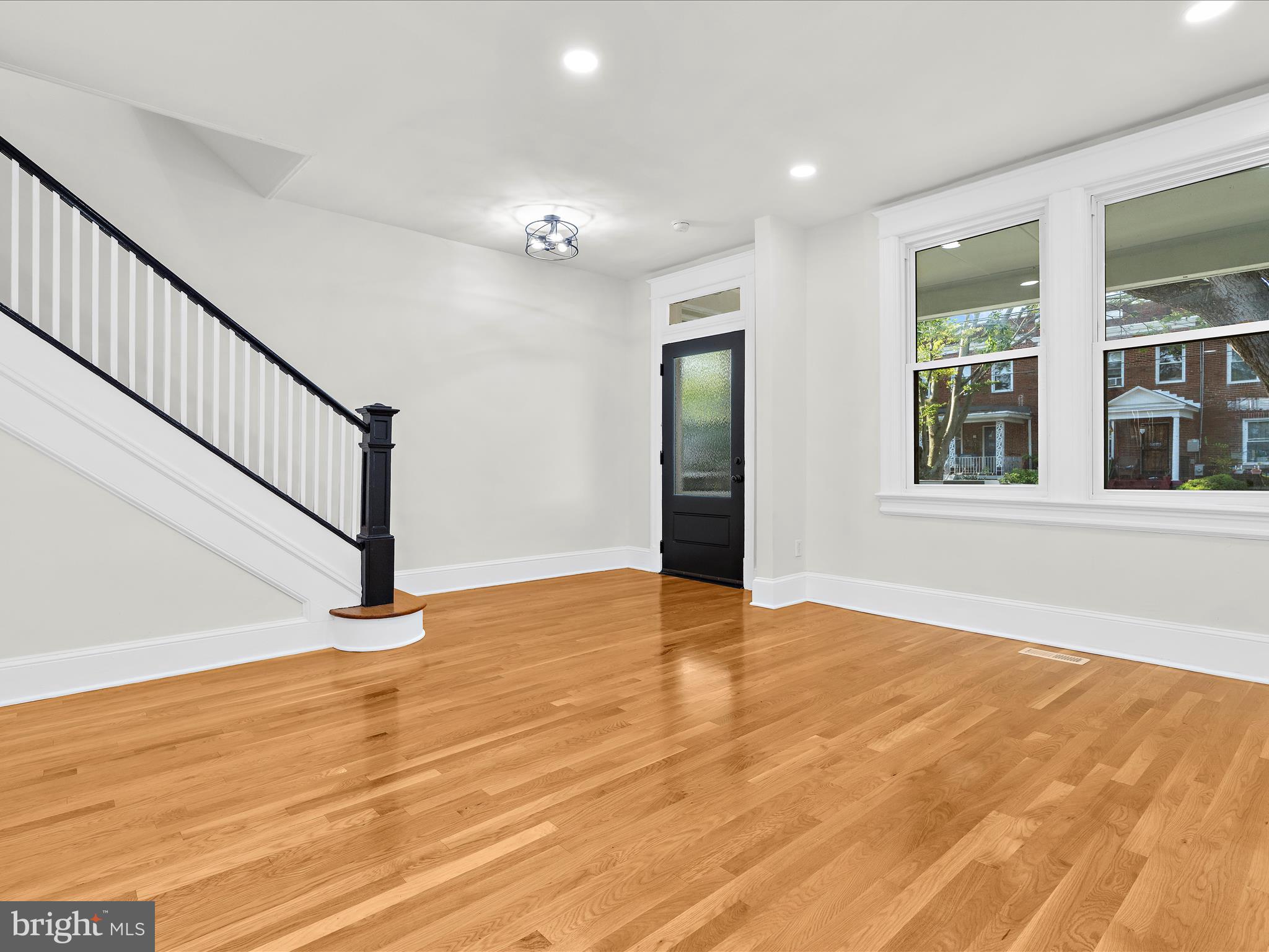 917 Decatur Street Northwest Washington, DC 20011 - Photo 7 of 36