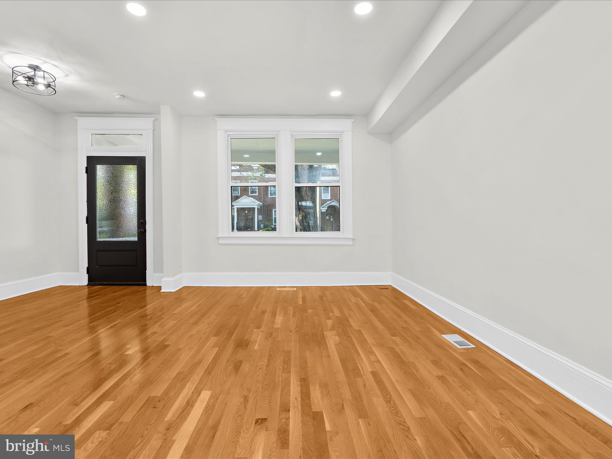 917 Decatur Street Northwest Washington, DC 20011 - Photo 8 of 36