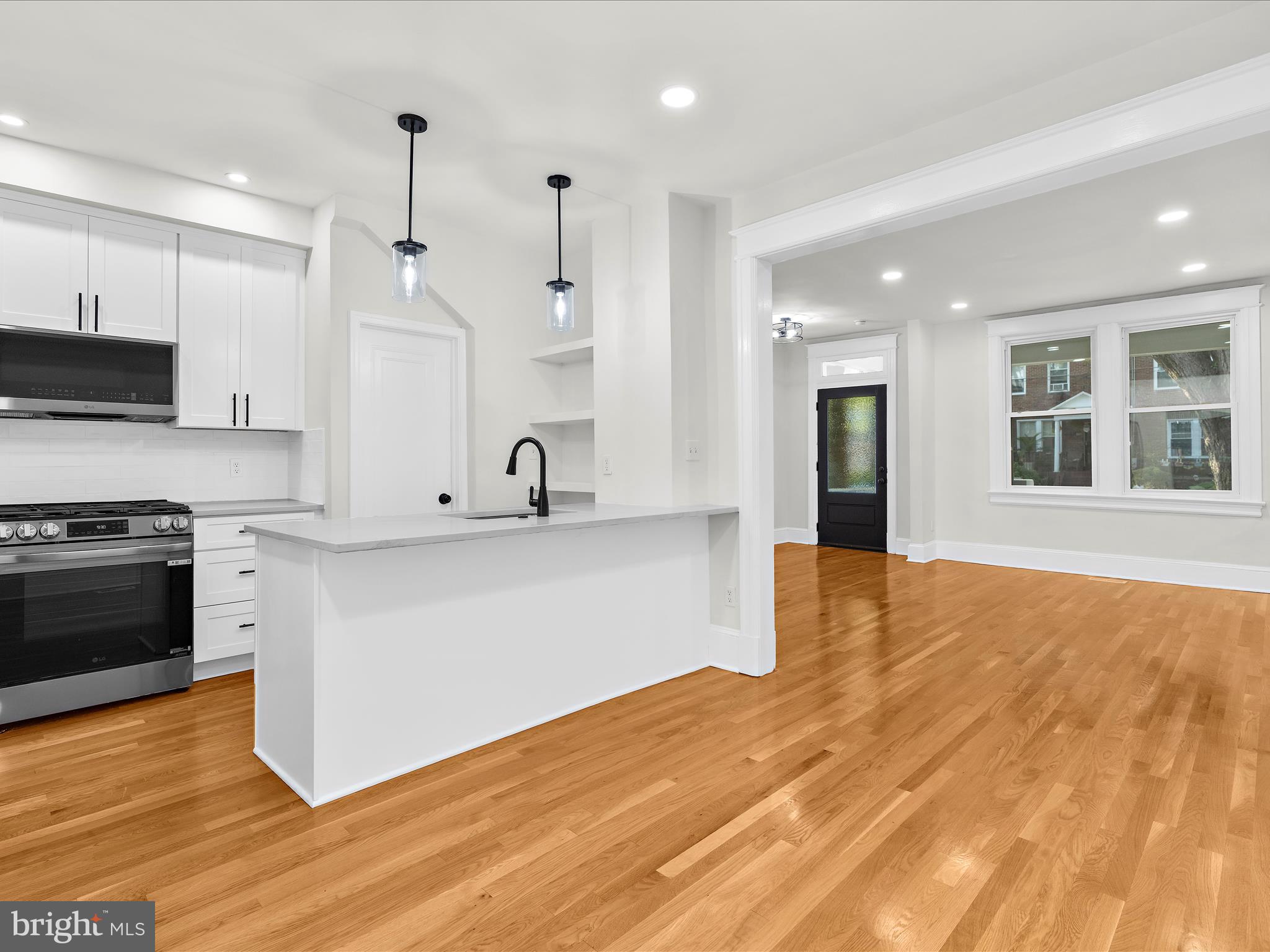 917 Decatur Street Northwest Washington, DC 20011 - Photo 9 of 36