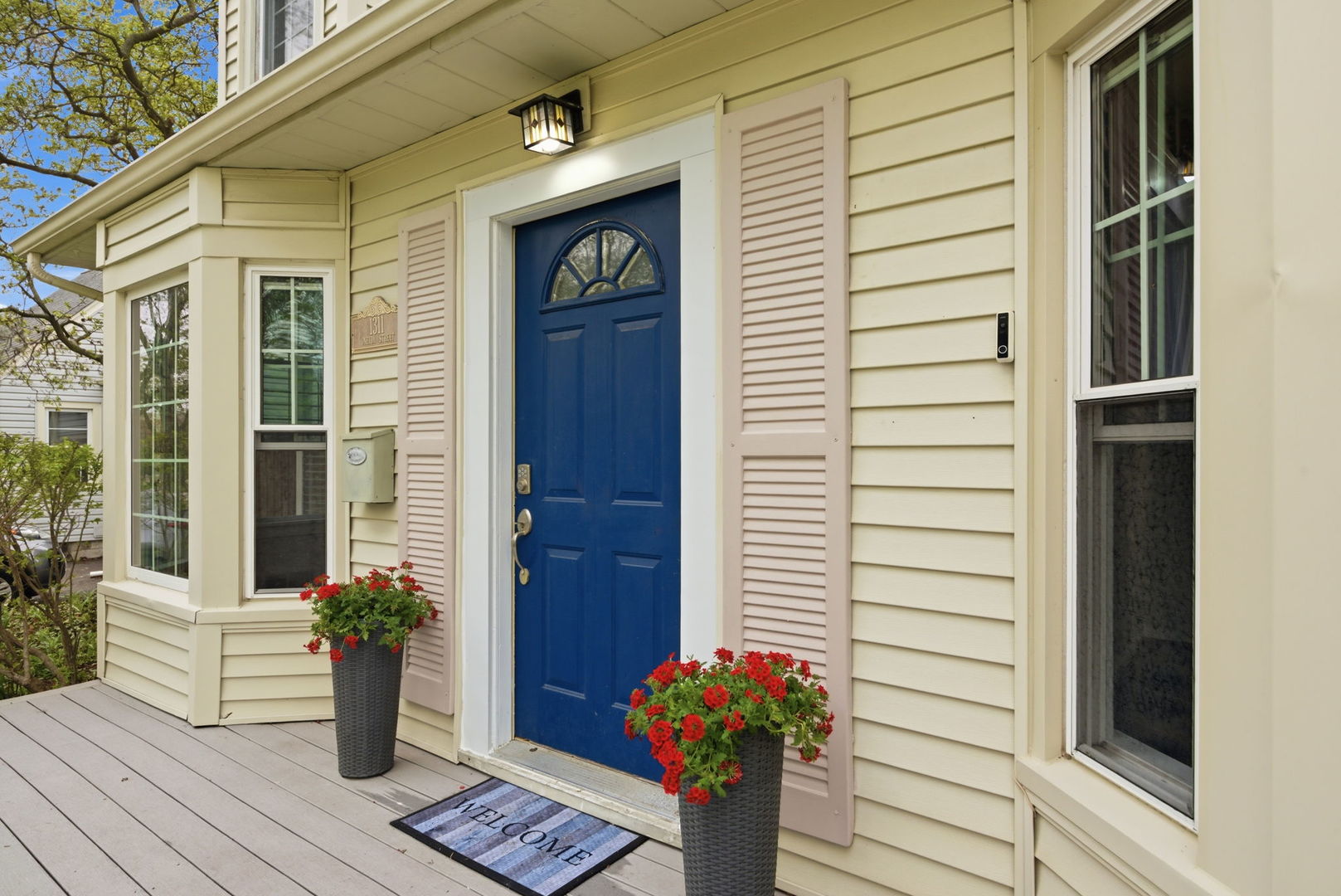 1311 Oneida Street Joliet, IL 60435 - Photo 2 of 24