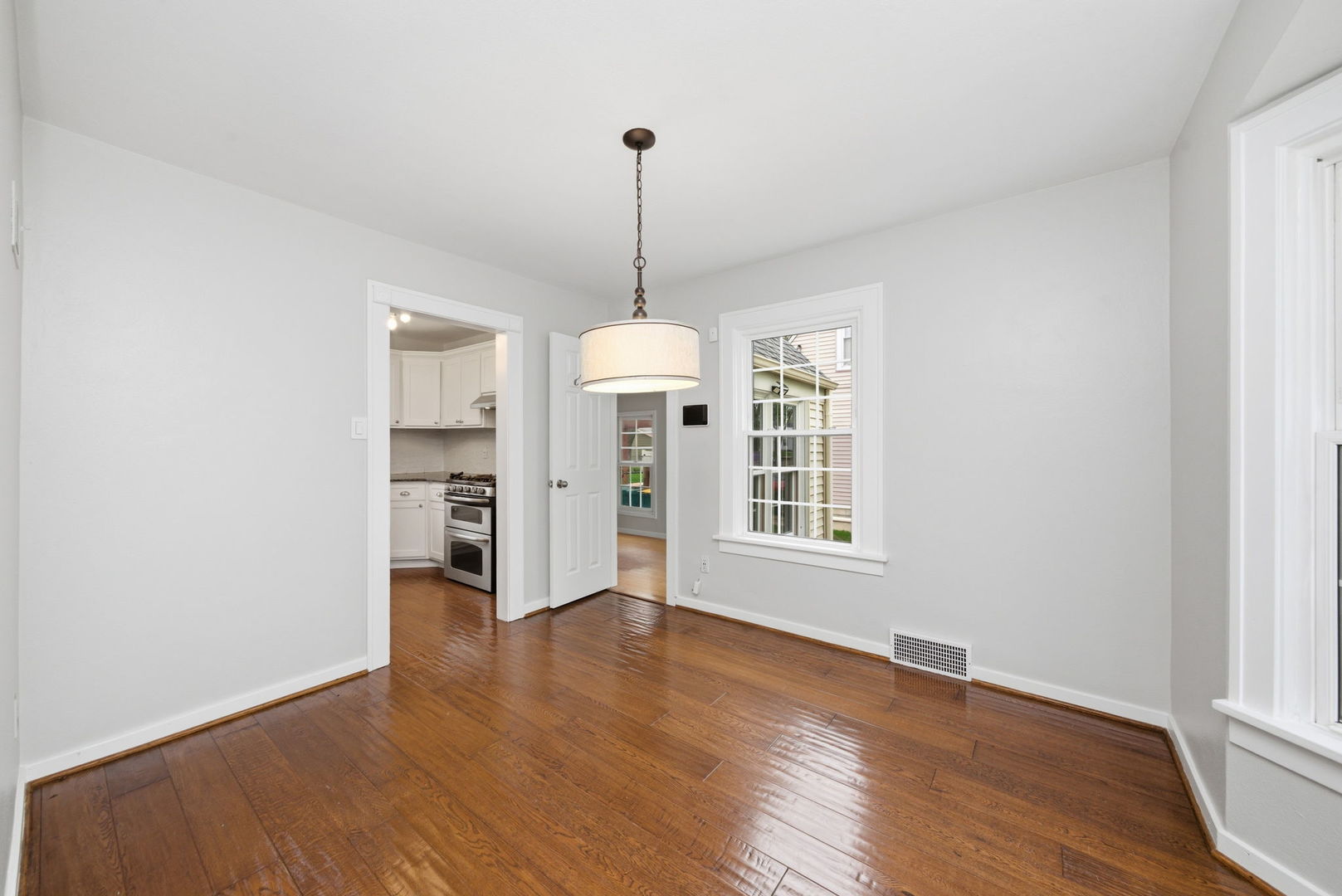 1311 Oneida Street Joliet, IL 60435 - Photo 7 of 24